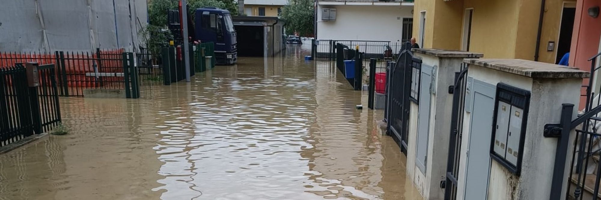 Un'immagine dell'alluvione che ha colpito Pesaro il 16 maggio 2023