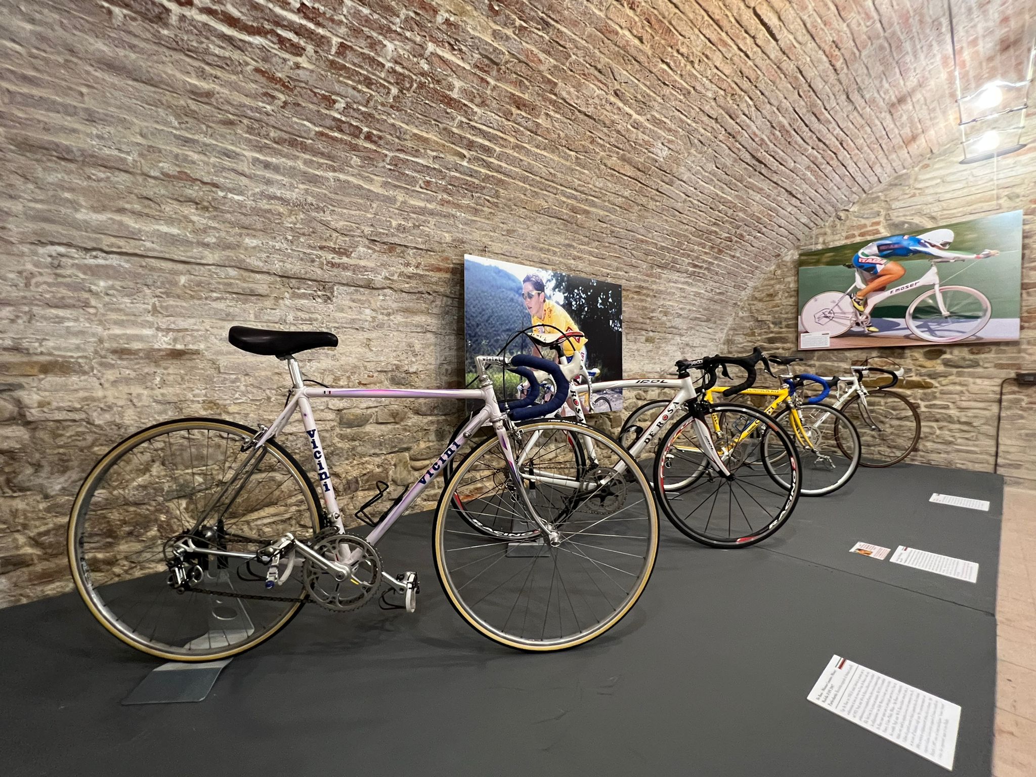 Comune di Pesaro : Sport e Cultura, inaugurato il Museo della Bicicletta.  Ricci, Vimini e Della Dora: «La città si arricchisce di un patrimonio  meraviglioso»