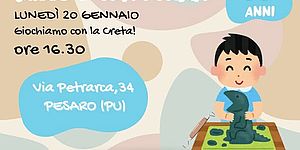 immagine di una bambino che modella un oggetto di creta