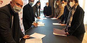 Stamattina la firma con le parti sociali di un documento che garantisce «nessun aumento delle tariffe, tavoli di lavoro congiunti, nuovi strumenti di sostegno al welfare»