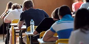 Studenti sui banchi di scuola