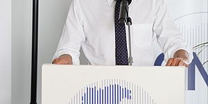 Ricci con cartello CNA