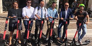 Ricci apre l’era del monopattino elettrico a flusso libero: «Innoviamo sulla mobilità sostenibile»