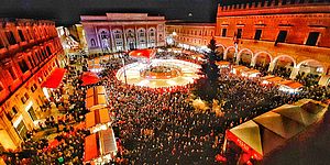 piazza allestita per il Natale