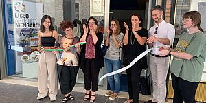 Frenquallucci con Serena Perugini Isabella Galeazzi Raffaella Montesi Tommaso Andreani al taglio del nastro