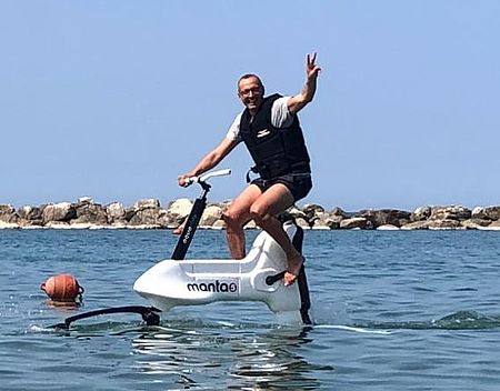 Ricci su bike acquatica