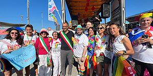 Ricci con partecipanti al Marche Pride