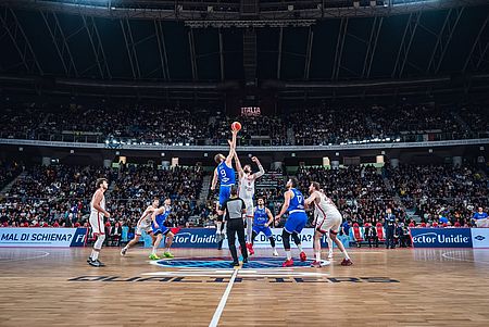 Basket, Biancani annuncia: «Il 31 agosto l’Italia torna a giocare a Pesaro contro la Serbia per le qualificazioni ai Mondiali 2027» foto squadra