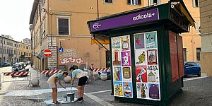 Edicola del Centro Arti Visive Pescheria,  piazza della Creatività (corso XI settembre)