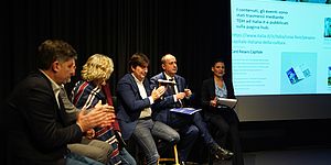 Biancani Vimini ROssi sul palco degli stati generali del turismo