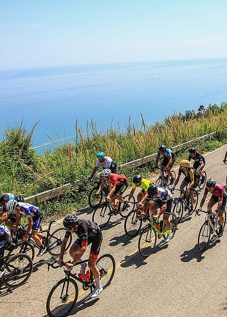 Domenica 11 maggio c’è la “Granfondo Squali – Cattolica & Gabicce Mare” e passa per Pesaro. Ecco le modifiche alla viabilità cittadina