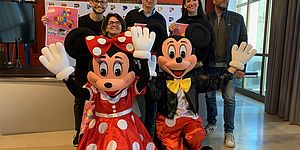 Belloni Frenquellucci e organizzatori con Minnie e Topolino