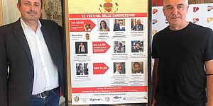 Vimini Rossi con locandina evento