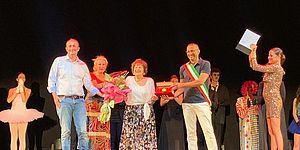 Mercantini Ricci ed altri sul palco