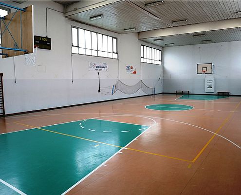 Foto palestra Scuola "Gramsci" Villa Fastiggi