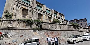 Bianchi Ricci Ceccarelli davanti all'ex carcere minorile