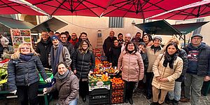 Ricci frenqullucci Della Dora Conti Murgia Pozzi Nobili Vimini con gli esercenti del mercato delle erbe