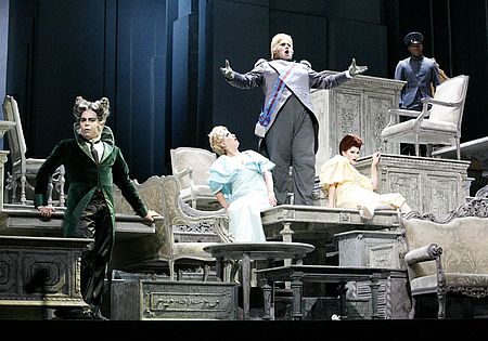 IL nodo avviluppato dei linguaggi rossiniani e il concerto di Alexader Lonquich con form per la terza giornata del calendario del buon (non) compleanno Rossini Cenerentola regia di Luca Ronconi