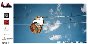 immagine foto raffigurante cielo e lanterna luminaria