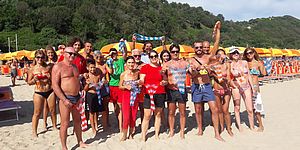 Plogging in mare, questa mattina la camminata ecologica in acqua. Ricci: “Il nostro mare è pulito e quest’anno ci ha regalato grandi soddisfazioni”