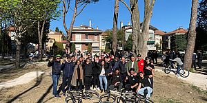 Belloni Pozzi Della Dora Frenquellucci Mazzacchera e ragazzi davanti alla pista di trail park