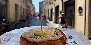 Pizzetta Rossini in un piattino