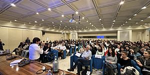 Biancani Pandolfi con ragazzi delle scuole