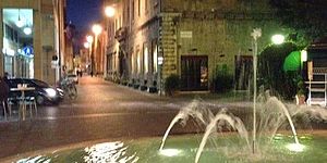 Fontana p.zza Matteotti illuminata