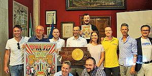 Palio dei Braceri: il sindaco, l'assessore Enzo Belloni, il consigliere Massimiliano Santini, gli organizzatori