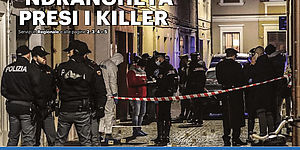 carabinieri che stanno facendo rilievi