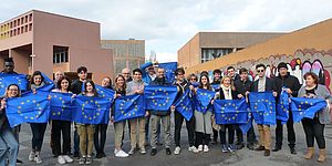 il sindaco Ricci: 'la bandiera alle finestre e sui balconi per rilanciare i valori dell'unione europea'