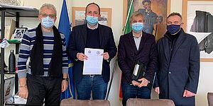 Vimini e rappresesentanti volontariato, protezione civile dell'associazione della Polizia di Stato 