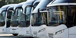 Immagine con autobus con conducente