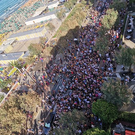 La città si prepara all’onda colorata del Marche Pride: le modifiche alla viabilità e come raggiungere i luoghi dell’evento