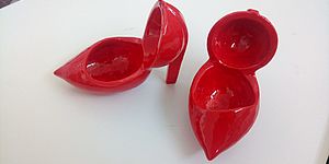 Scarpette rosse realizzate da Amici della ceramica di Pesaro