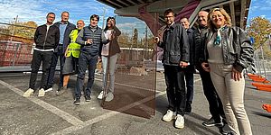 Biancani con tecnici sotto il cavalcaferrovia 