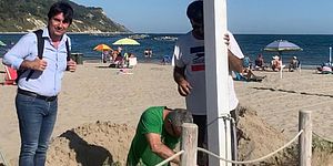 Biancani istallazione docce spiaggia libera