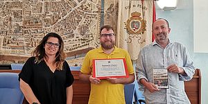 Vimini e Frenquellucci premiano Samuele Clerici, turista e melomane doc del Rossini Opera Festival