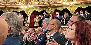 Ricci tra i Sindaci nel teatro di Brescia