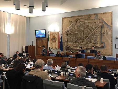 Il Consiglio approva l’indizione del referendum consultivo su fusione tramite incorporazione di Monteciccardo con il Comune di Pesaro