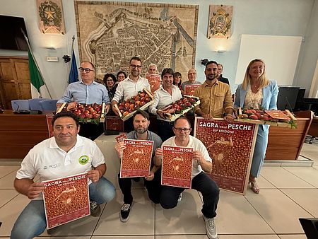 Al via l'80ª Sagra delle Pesche di Montelabbate: parte da Pesaro la settimana di eventi che celebrano il territorio Al via l'80ª Sagra delle Pesche di Montelabbate: parte da Pesaro la settimana di eventi che celebrano il territorio