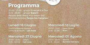 Musica a Km 0 con scritta bianca con accanto nota musicale con Palla del Pomodoro stilizzata