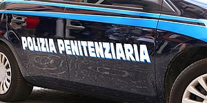 polizia penitenziaria auto