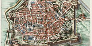 Bassorilievo della piantina di Pesaro