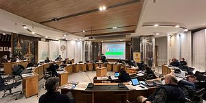 Consiglio comunale nella sala della provincia