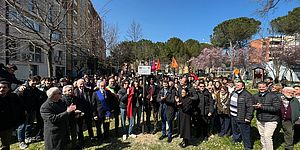 Paolini Ricci Murgia con ragazzi delle scuole nel parco