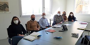 Marila Girolomoni, vicesindaco e assessore alla Crescita e allo Sviluppo; Domenico Pascuzzi, sindaco Gabicce Mare e vicepresidente comitato dei sindaci dell'Ats1; Luca Pandolfi, presidente comitato dei sindaci Ats1 e assessore alla Solidarietà di Pesaro; Roberto Drago, coordinatore Ats1; Egidia Compagni, referente Centro per le Famiglie - sede di Gabicce Mare; Laura Baiocco, referente Centro per le Famiglie Ats1