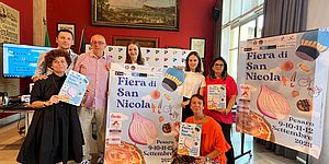 Frenquellucci Belloni Bezziccheri, ragazzi e insegnanti del liceo Mengaroni