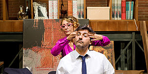 A testa in giù_scena