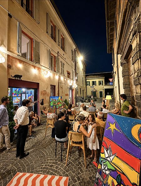 “Shopping sotto le Stelle”, giovedì 23 luglio, dalle 21, negozi aperti, Mercatino delle Meraviglie e "Leggiamo Insieme"; visite alla Cattedrale e ai Mosaici, Note Oliveriane e la nuova esperienza VR a Casa Rossini Shopping sotto le stelle